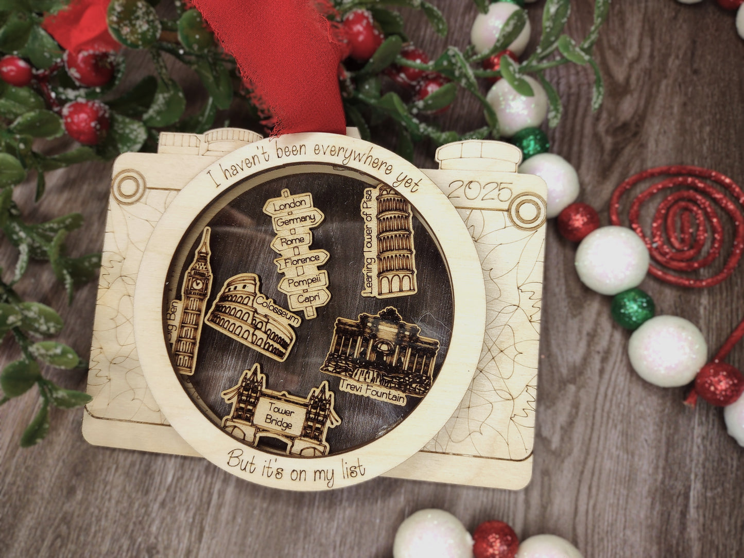 Personalized Travel Shaker Camera Ornament, Custom Trip Charms and Phrases, Christmas Ornament, Vacation Keepsake