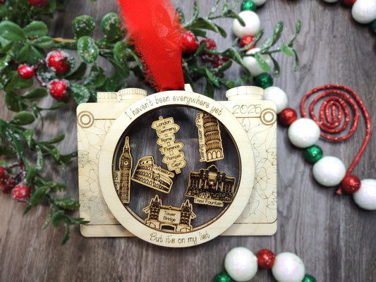 Personalized Travel Shaker Camera Ornament, Custom Trip Charms and Phrases, Christmas Ornament, Vacation Keepsake